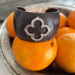 Borgioni Private Collection Oxidized Silver Hammered Cuff diamond Quatrefoil